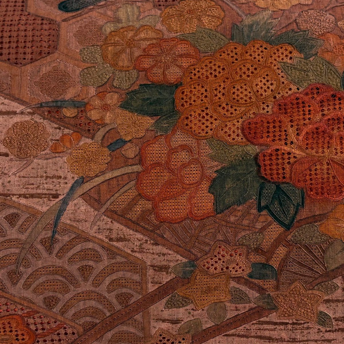 【美品】 袋帶 秀品級 紬織織 花車 牡丹 刺繡 小豆 深藍色 お太鼓圖案 純蠶絲