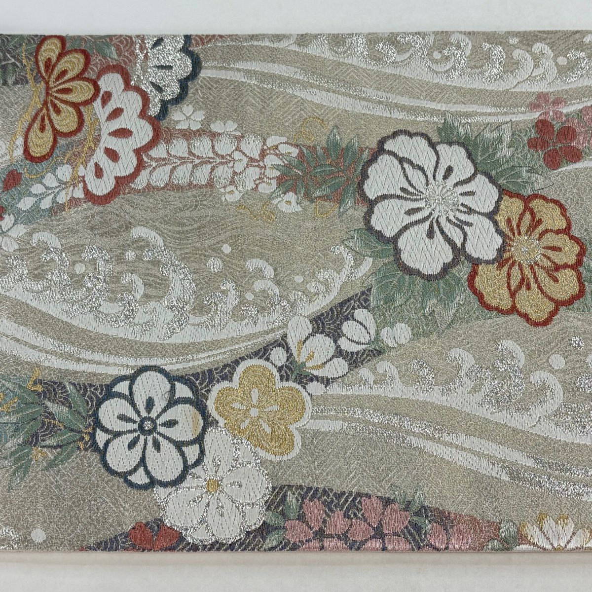 【美品】 袋帶 秀品級 草花紋紋 波頭 金銀彩 金金箔 灰白 六通 純蠶絲