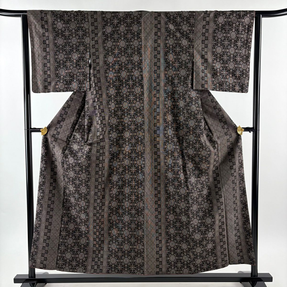 【美品】 紬織 身長155cm 袖長63cm S 雙層 ますいわ屋 華紋 菱 焦茶 純蠶絲 秀品級