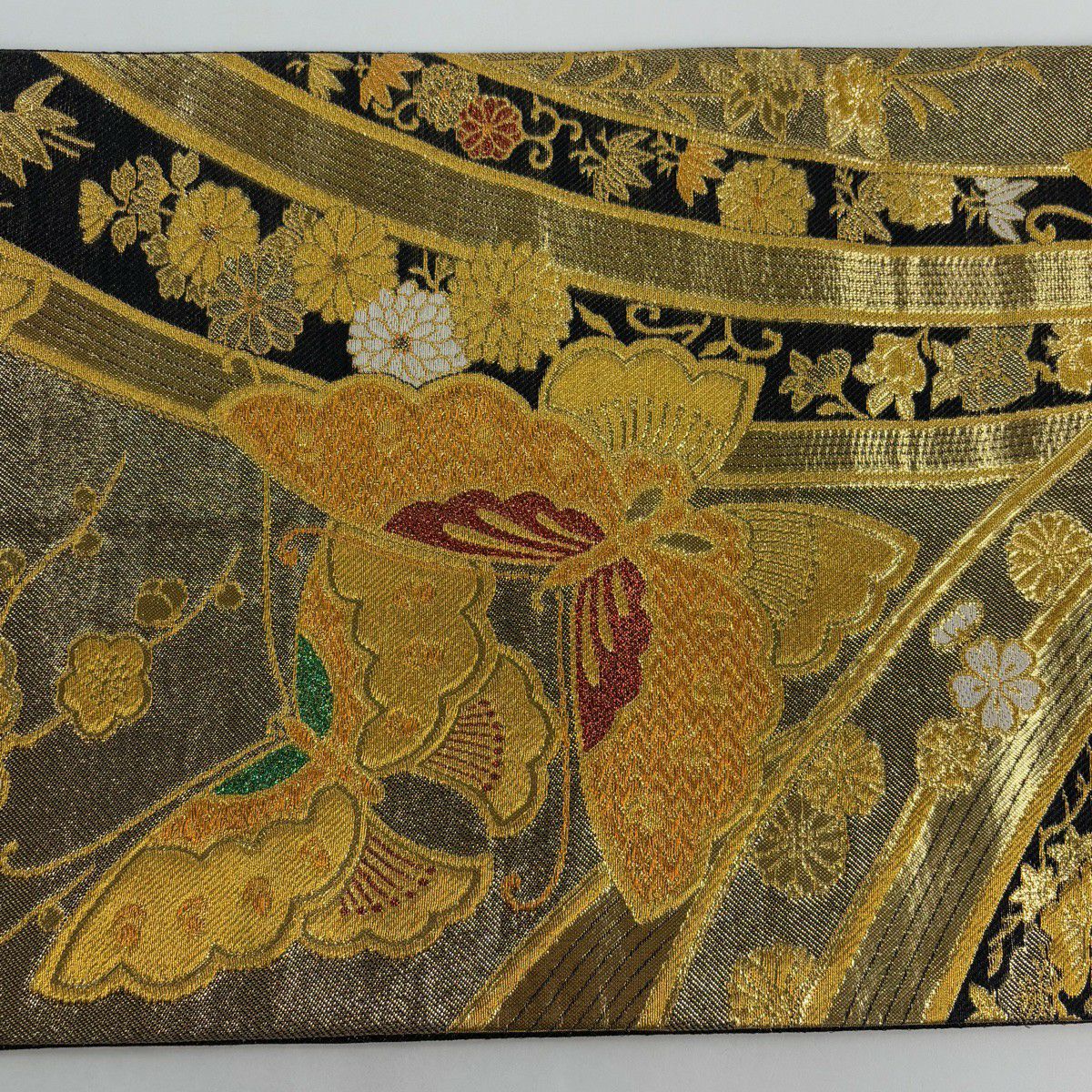 【美品】 袋帶 優品級 振袖禮服禮服用 蝴蝶 草花紋 金金箔 金絲 金色 六通 純蠶絲