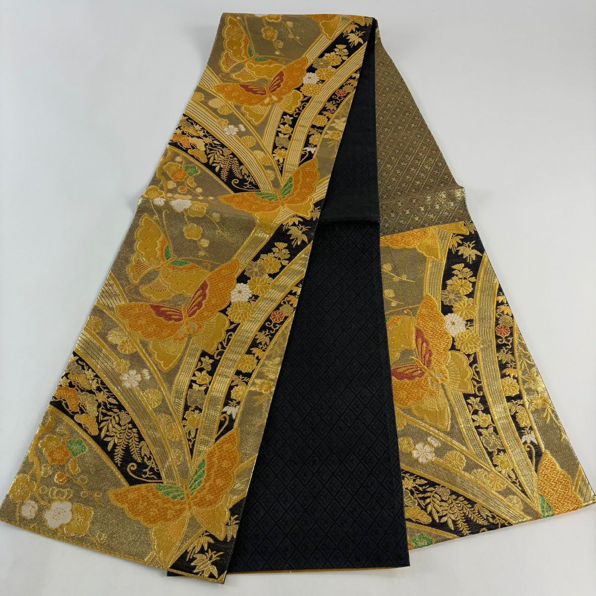 【美品】 袋帶 優品級 振袖禮服禮服用 蝴蝶 草花紋 金金箔 金絲 金色 六通 純蠶絲