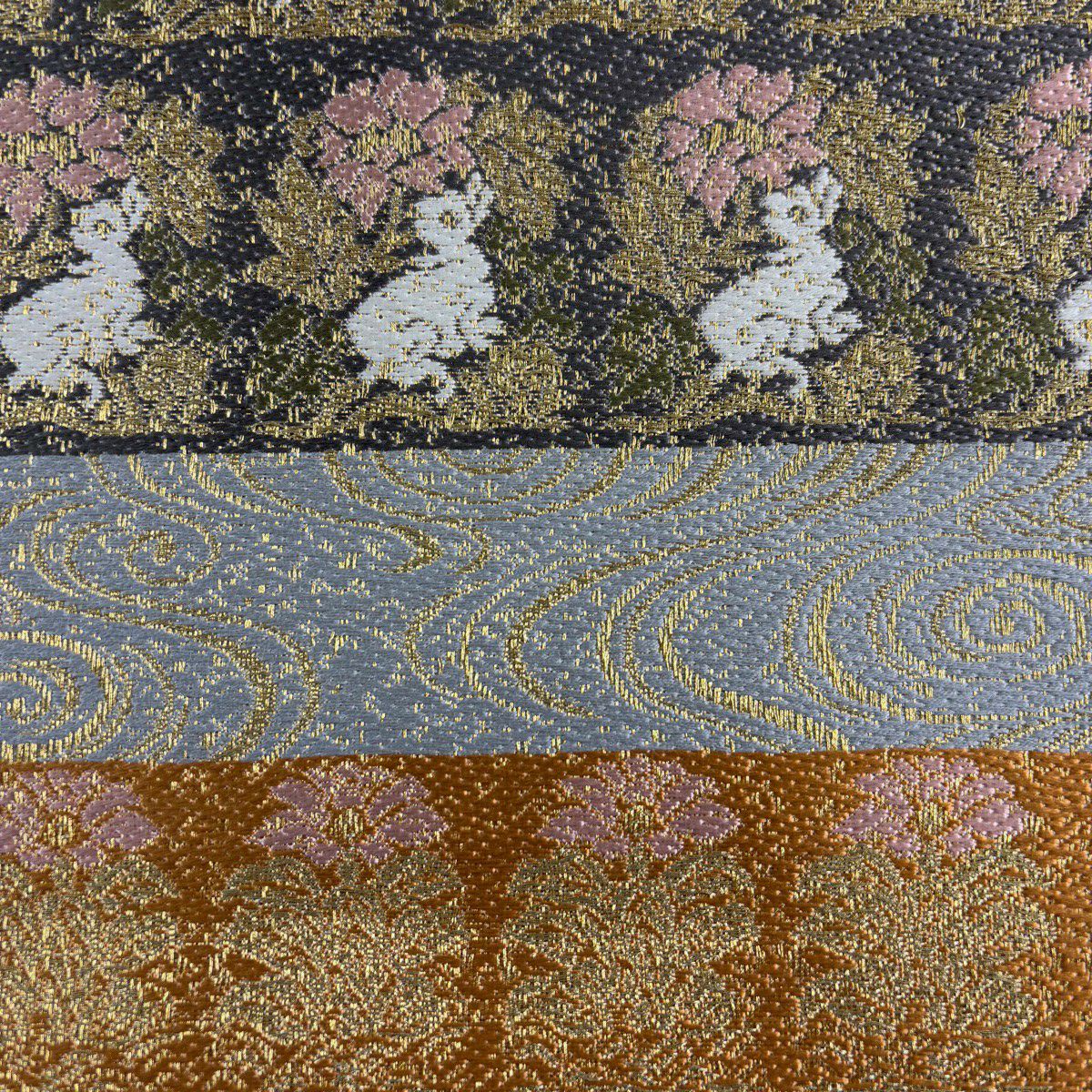 【美品】 袋帶 秀品級 花兔 草花紋 金絲 灰色 六通 純蠶絲