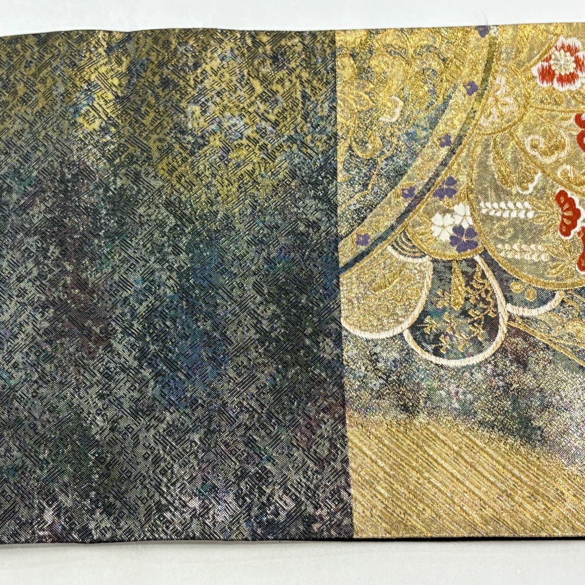 【美品】 袋帶 秀品級 草花紋 斜紋 金絲 金金箔 金色 六通 純蠶絲