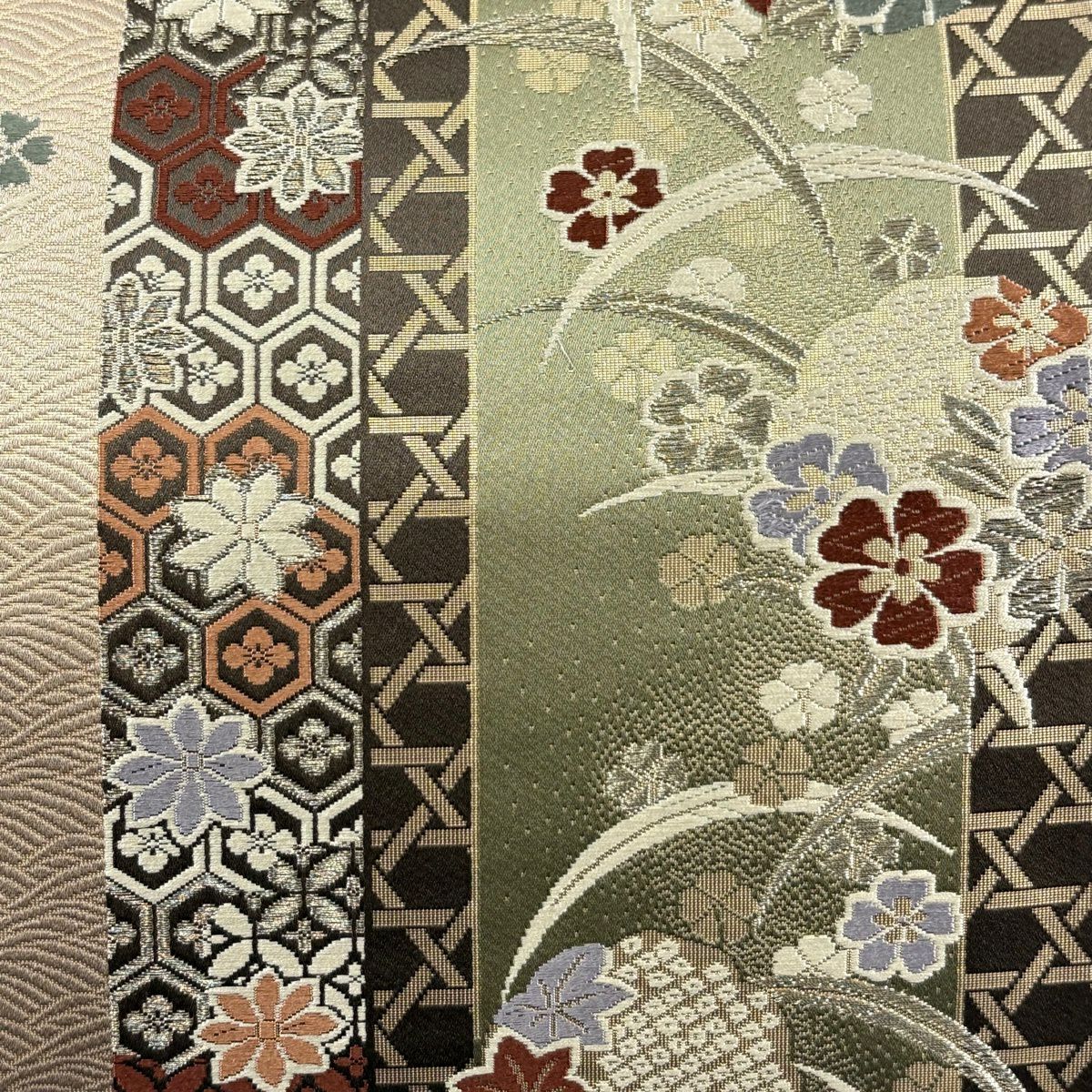 【美品】 袋帶 秀品級 關西仕立 草花紋紋 芝 金金箔 銀線 鶯 綠 六通 純蠶絲