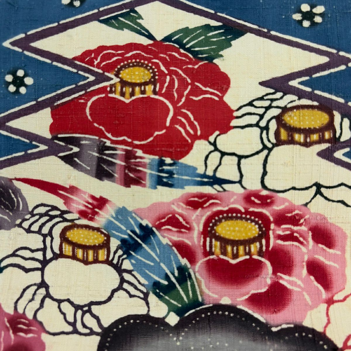 名古屋帶 逸品級 城間榮喜 落款 琉球紅型 紬織織 椿 雲文 米色 純蠶絲