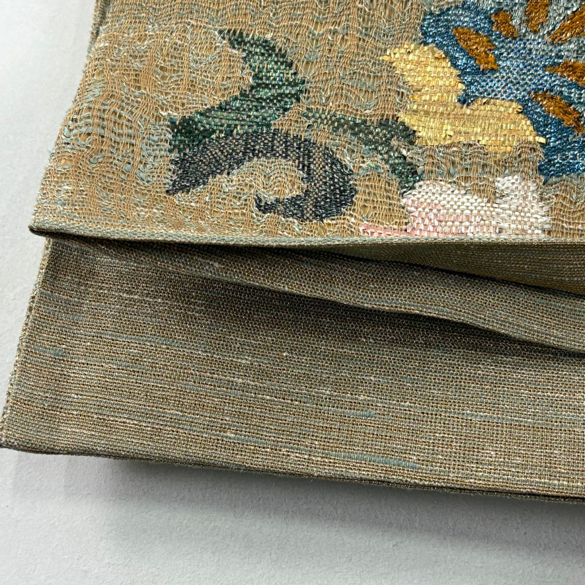 【美品】 袋帶 名品級 關西仕立 草花紋紋 金金箔 金絲 黃土色 大鼓圖案 純蠶絲