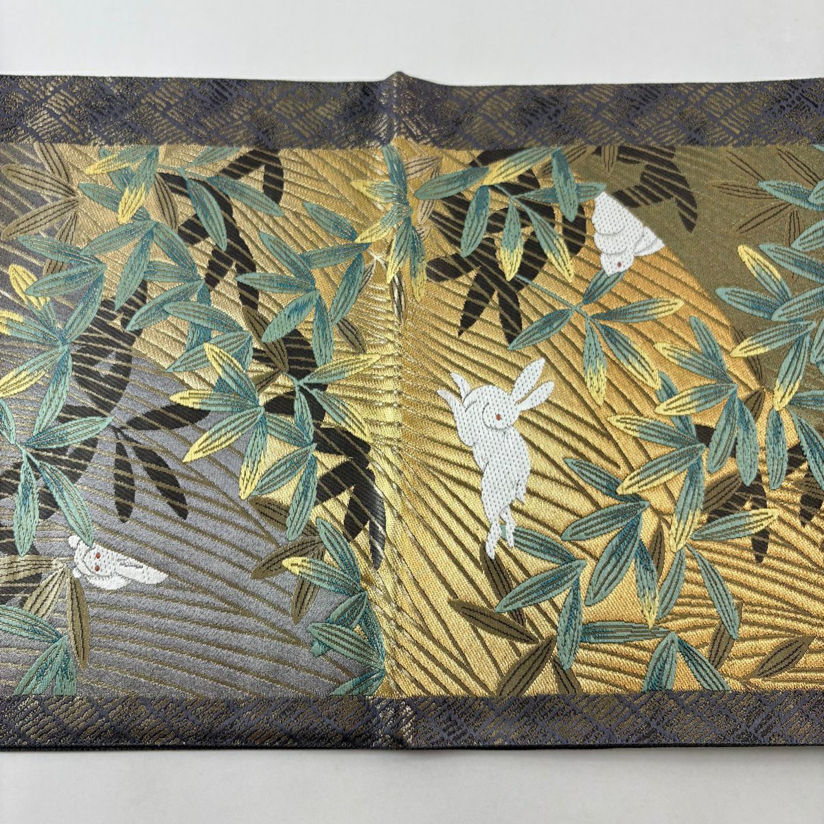 【美品】 袋帶 逸品級 じゅらく 落款あり 黃皇絲 兔子 竹子葉 金銀線 金金箔 金色 六通 純蠶絲