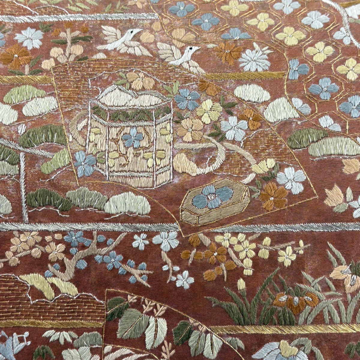 【美品】 袋帶 逸品級 貝桶 兔子 刺繡 金線 茶 六通 純蠶絲