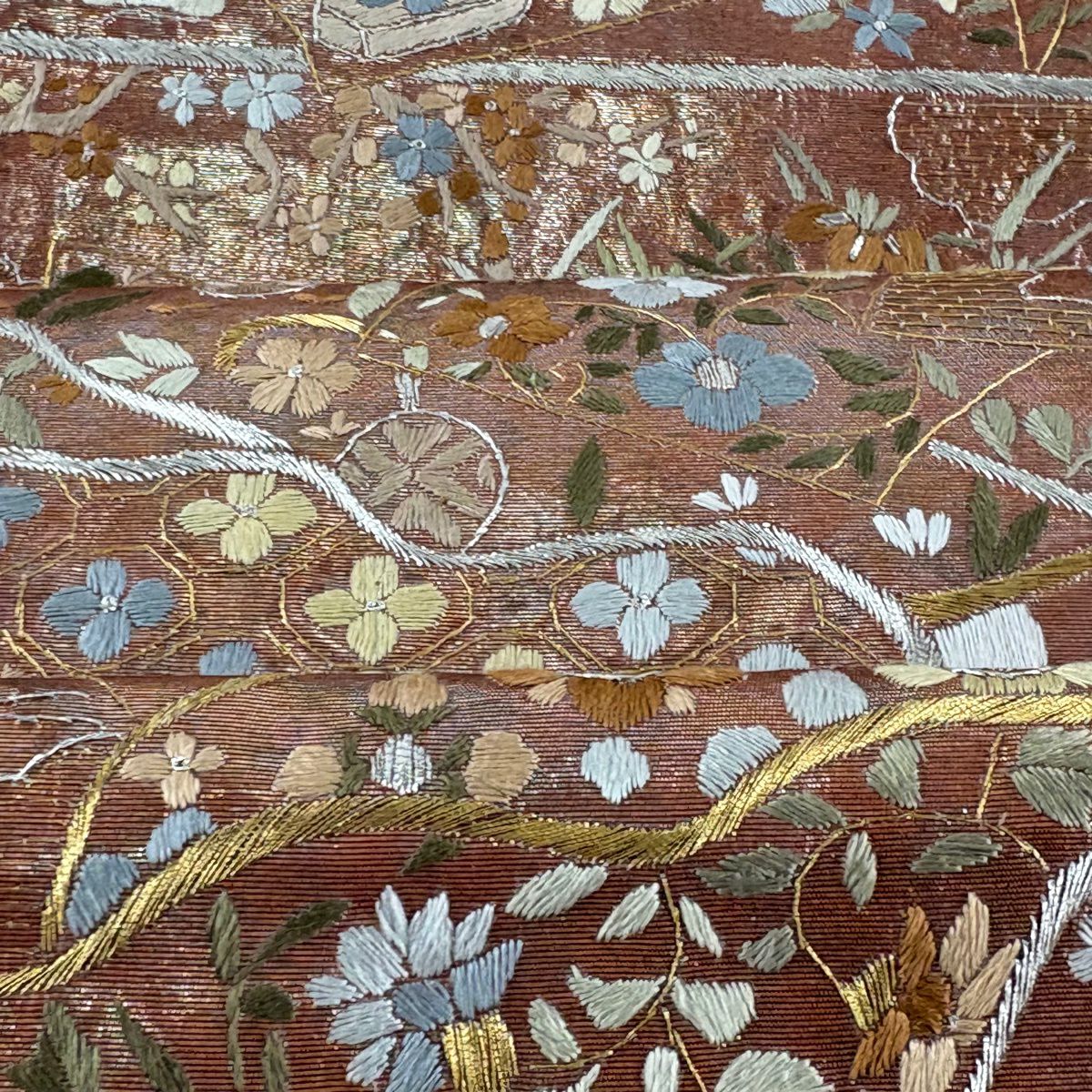 【美品】 袋帶 逸品級 貝桶 兔子 刺繡 金線 茶 六通 純蠶絲