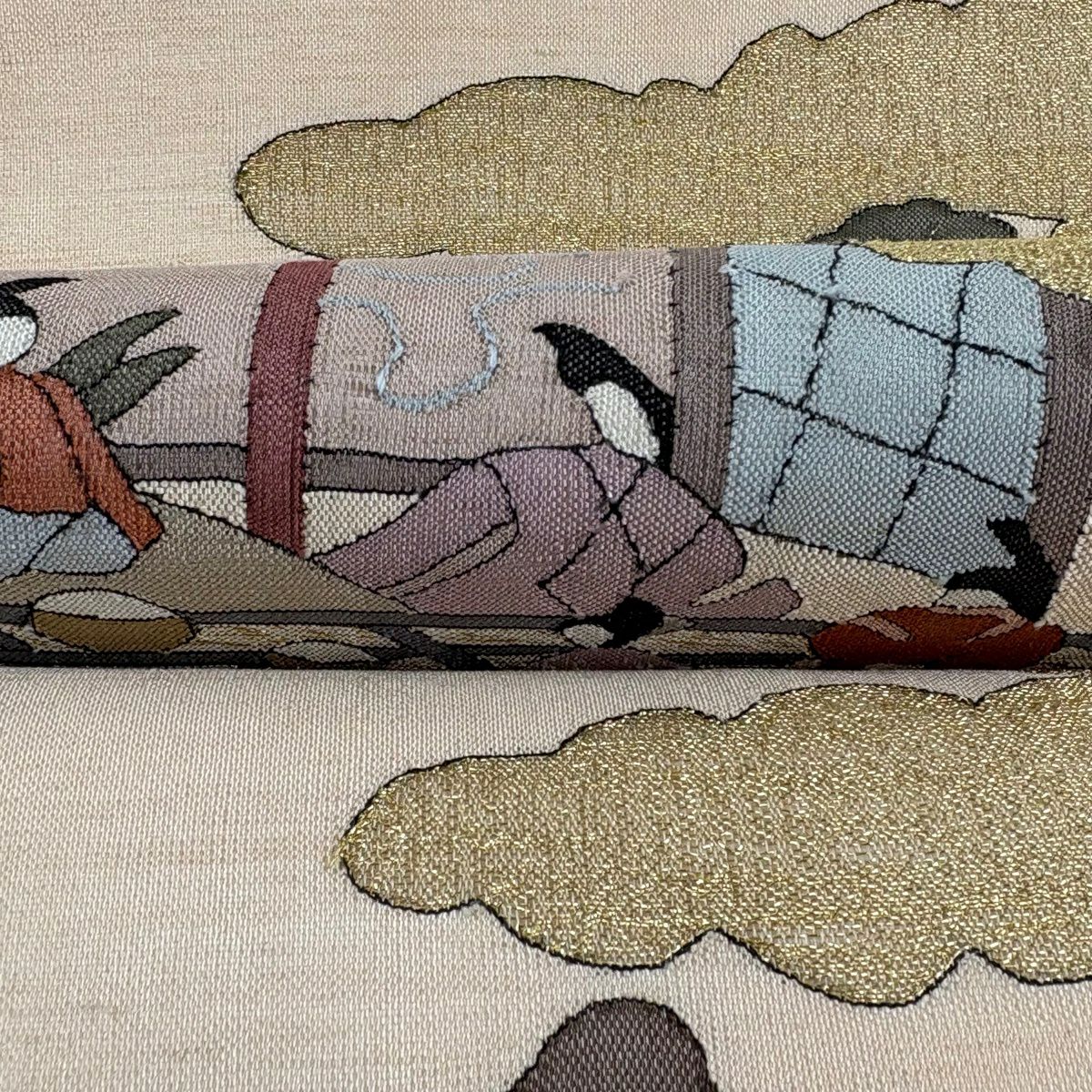 【美品】 袋帶 逸品級 人物 雲紋 金絲 銀絲 米色 大鼓圖案 純蠶絲