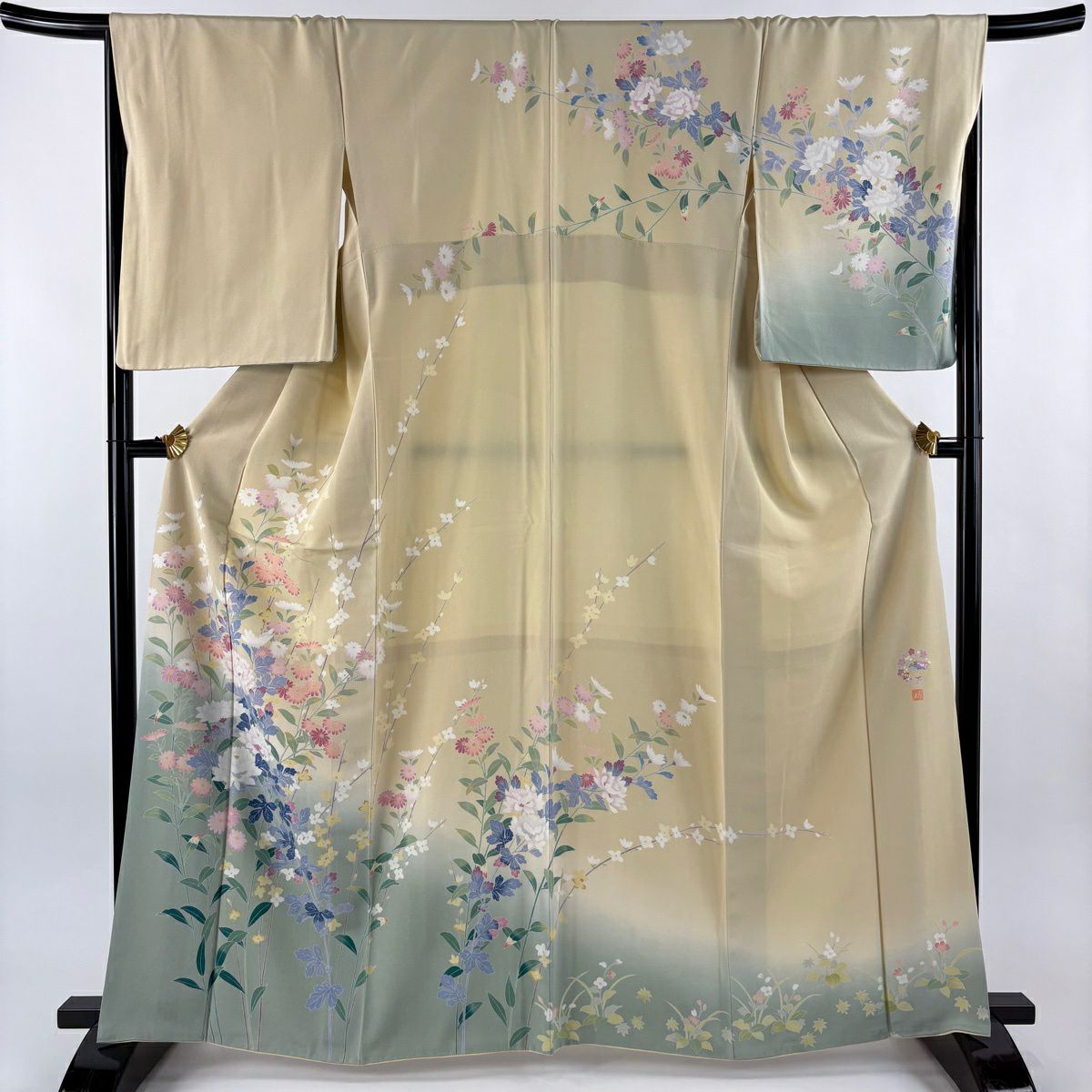 【美品】訪問服 身長164cm 袖長67.5cm L 雙層 落款あり 菊花 花紋 漸層 米色 純蠶絲 逸品級