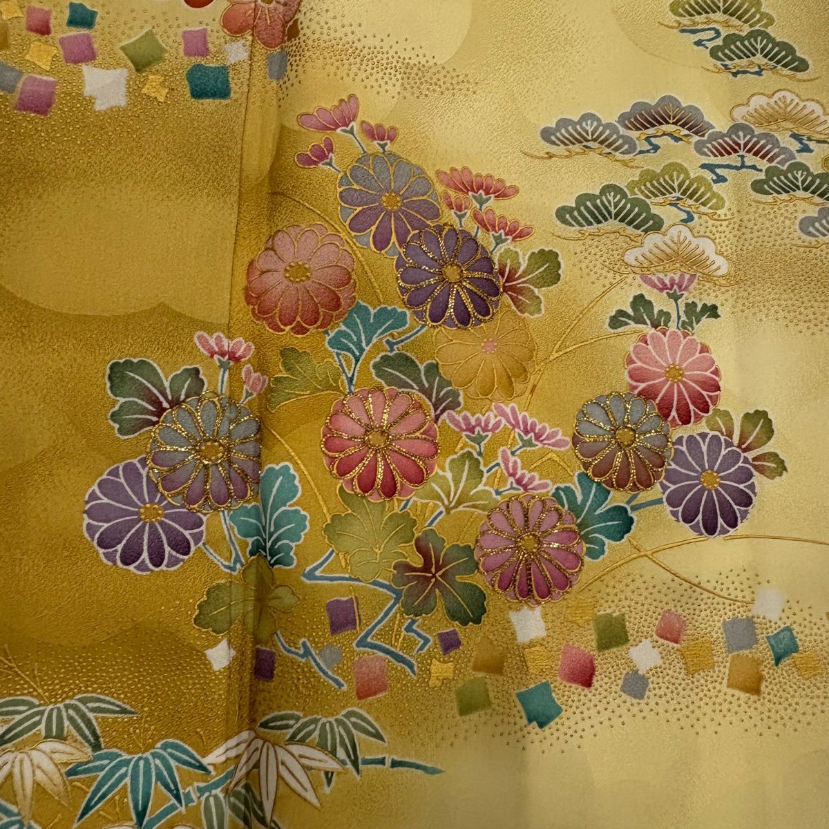 【美品】振袖禮服 身長164cm 袖長67.5cm L 雙層 岩田專太郎 落款あり 松樹竹子梅花 菊花 金絲 金銀彩 淡黃 純蠶絲 名品級