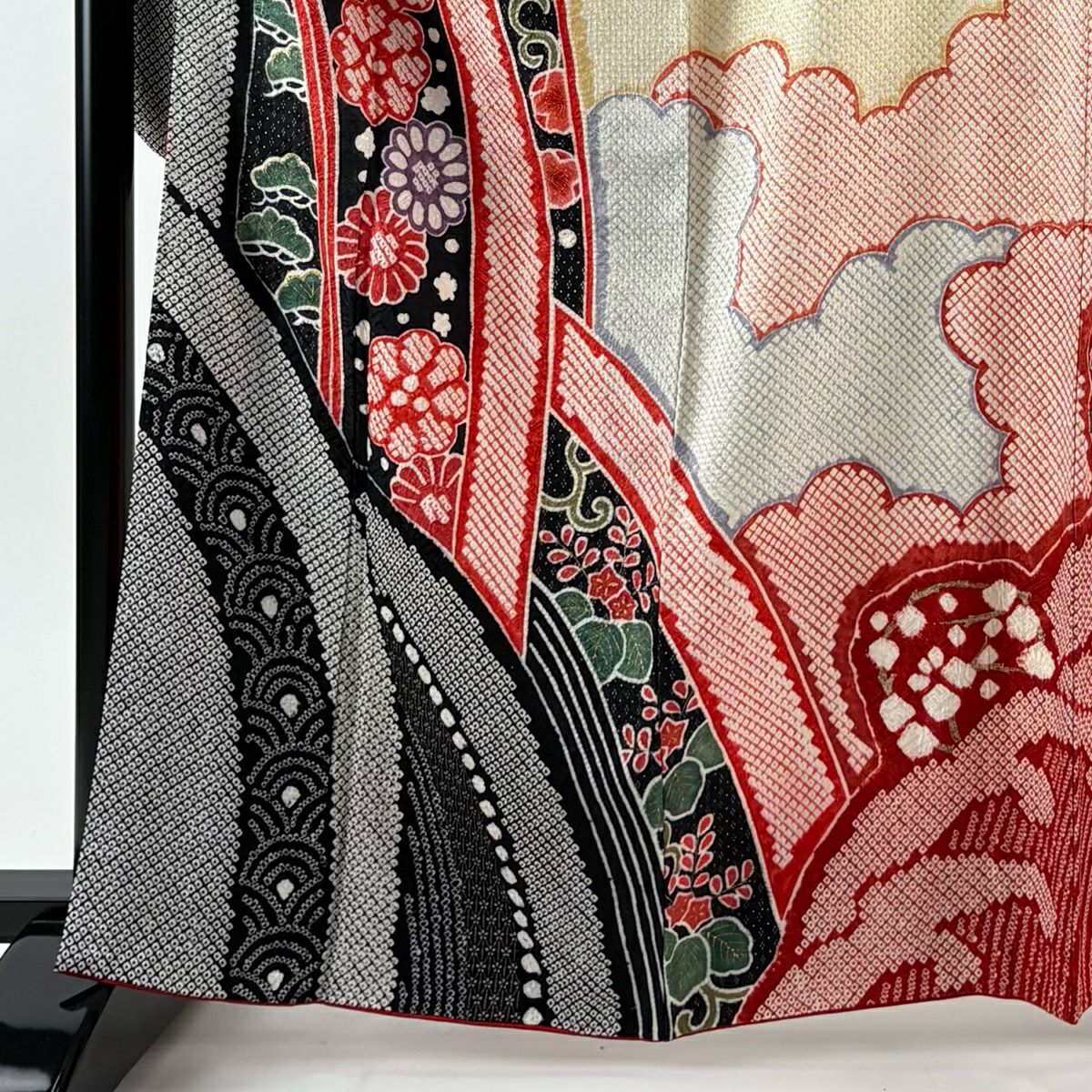 【美品】振袖禮服 身長164.5cm 袖長68cm L 雙層 草花紋紋 松樹 金銀彩 絞染 茜 純蠶絲 名品級