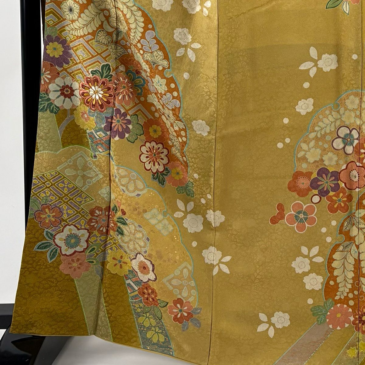 振袖禮服 身長166cm 袖長66.5cm M 雙層 雪輪 菊花 金通刺繡 黃土 純蠶絲 名品級