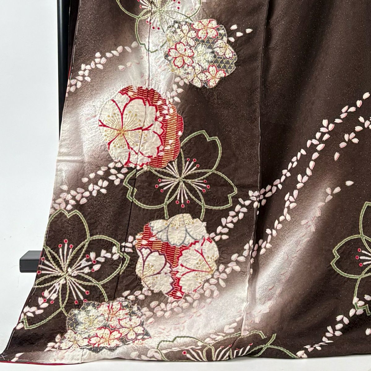 振袖禮服 身長189cm 袖長74cm 未仕立 雜花圖 櫻花花瓣 銀通 金銀彩 焦茶 純蠶絲 名品級