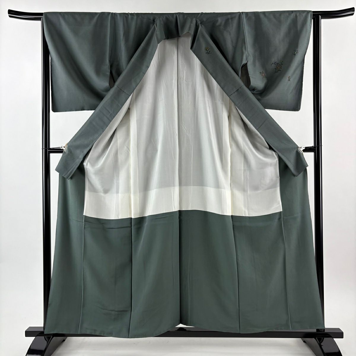 【美品】訪問服 身長160cm 袖長63.5cm S 雙層 大島紬織地 やまと 證書あり 花菱 花唐草紋 刺繡 金絲 深綠 純蠶絲 名品級