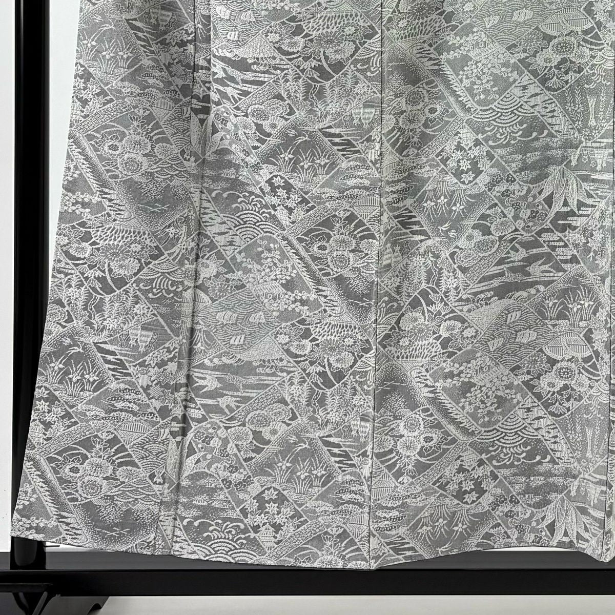 【美品】 小紋 身長154.5cm 袖長64cm M 雙層 草花紋紋 波紋意匠 灰色 純蠶絲 名品級