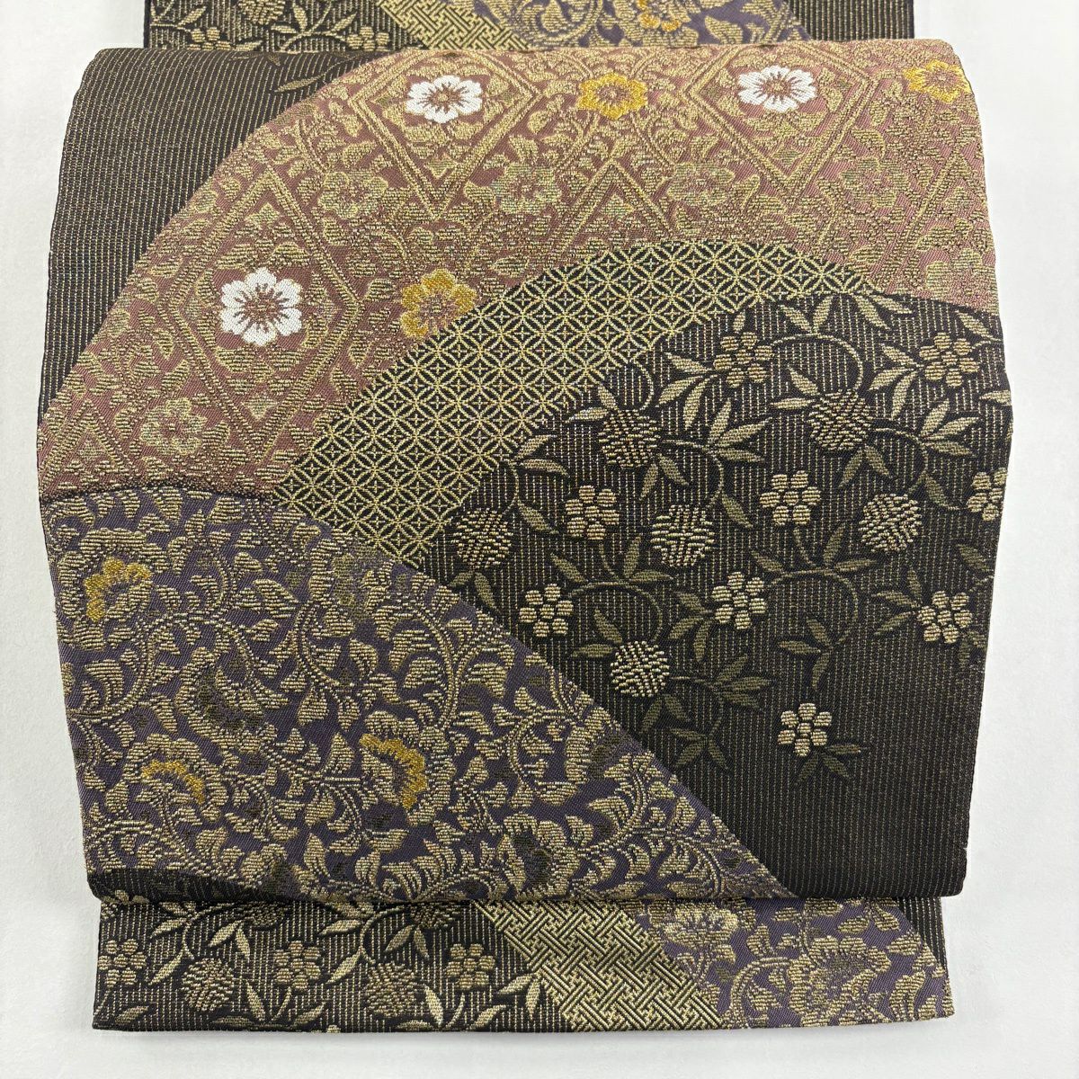 【美品】 袋帶 名品級 笹蔓 草花紋 金糸 焦茶 六通 純蠶絲