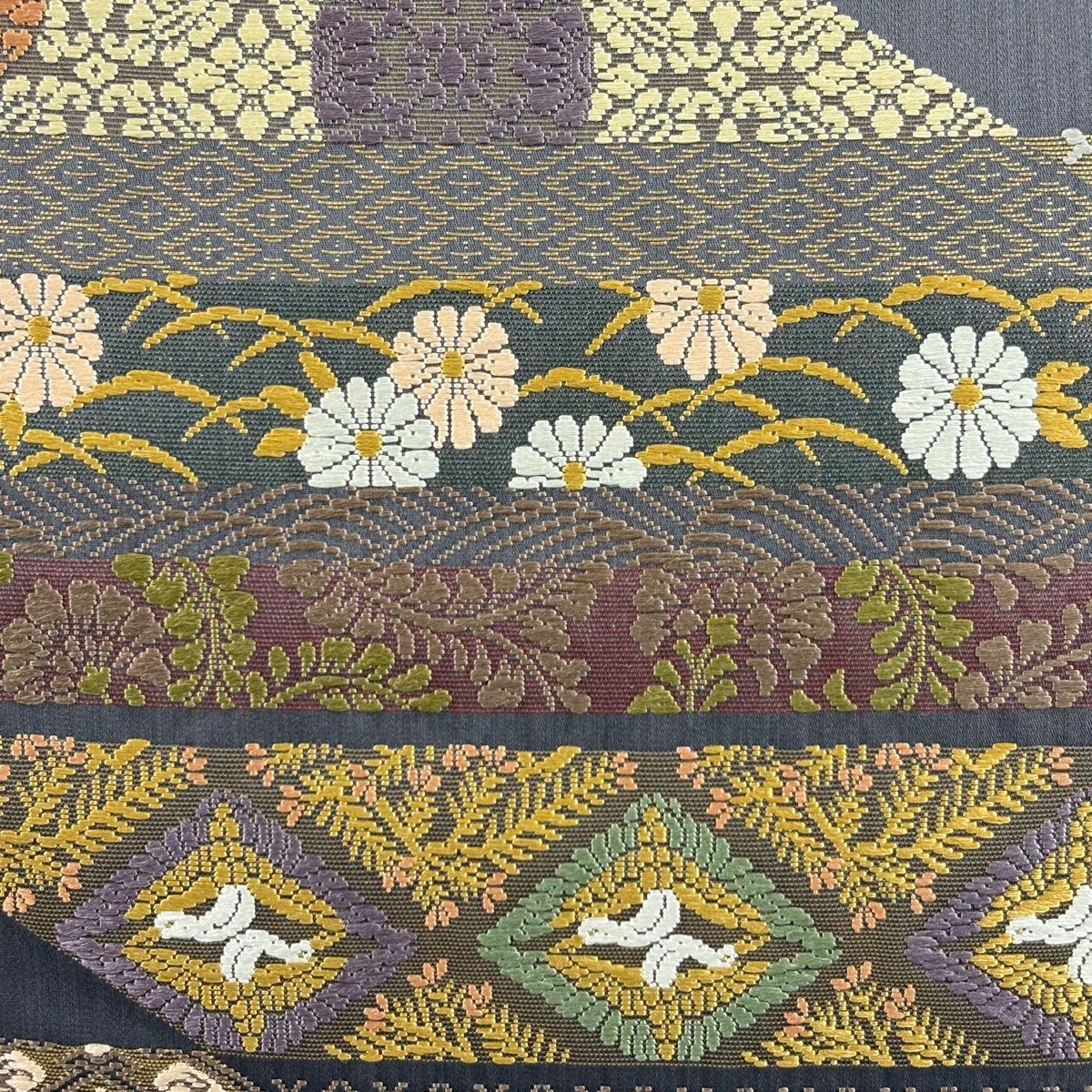 【美品】 袋帶 名品級 向仙鶴 草花紋 金金箔 灰色 六通 純蠶絲