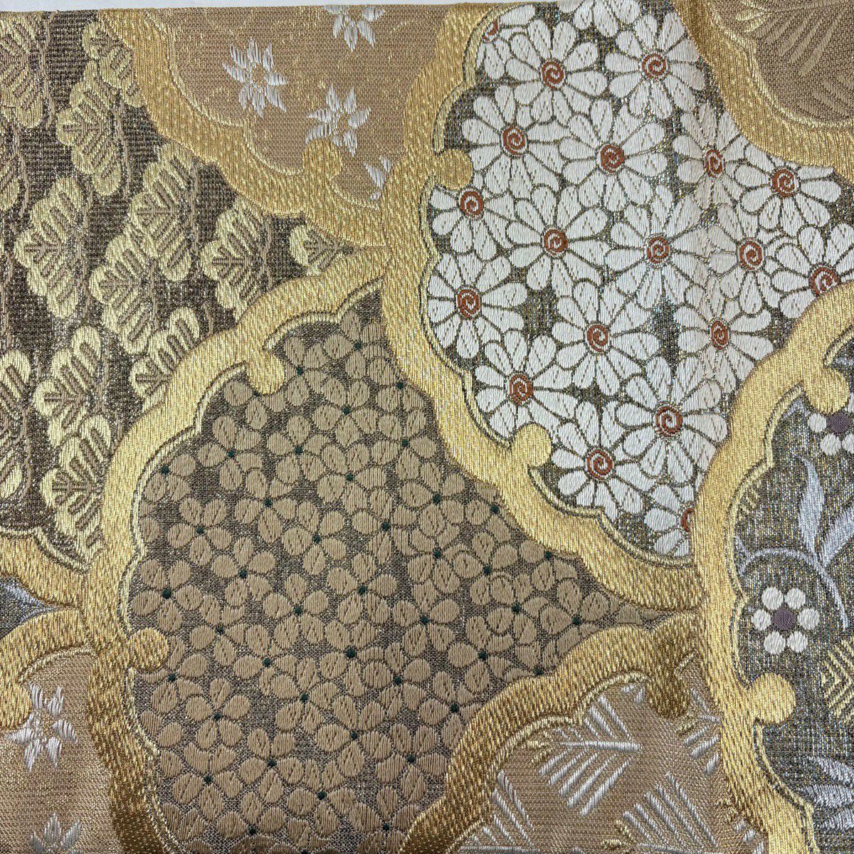 【美品】 袋帶 名品級 雪輪青海波 草花紋 金糸 唐織 金色 六通 純蠶絲