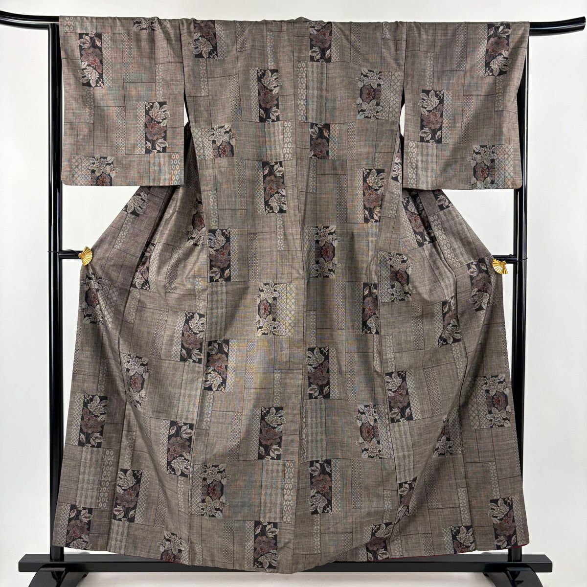 【美品】 紬織 身長159cm 袖長67.5cm L 雙層 背抜 草花紋紋 短冊 灰茶 純蠶絲 秀品級