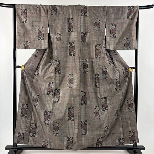 【美品】 紬織 身長159cm 袖長67.5cm L 雙層 背抜 草花紋紋 短冊 灰茶 純蠶絲 秀品級
