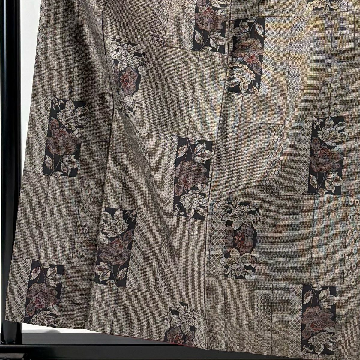 【美品】 紬織 身長159cm 袖長67.5cm L 雙層 背抜 草花紋紋 短冊 灰茶 純蠶絲 秀品級