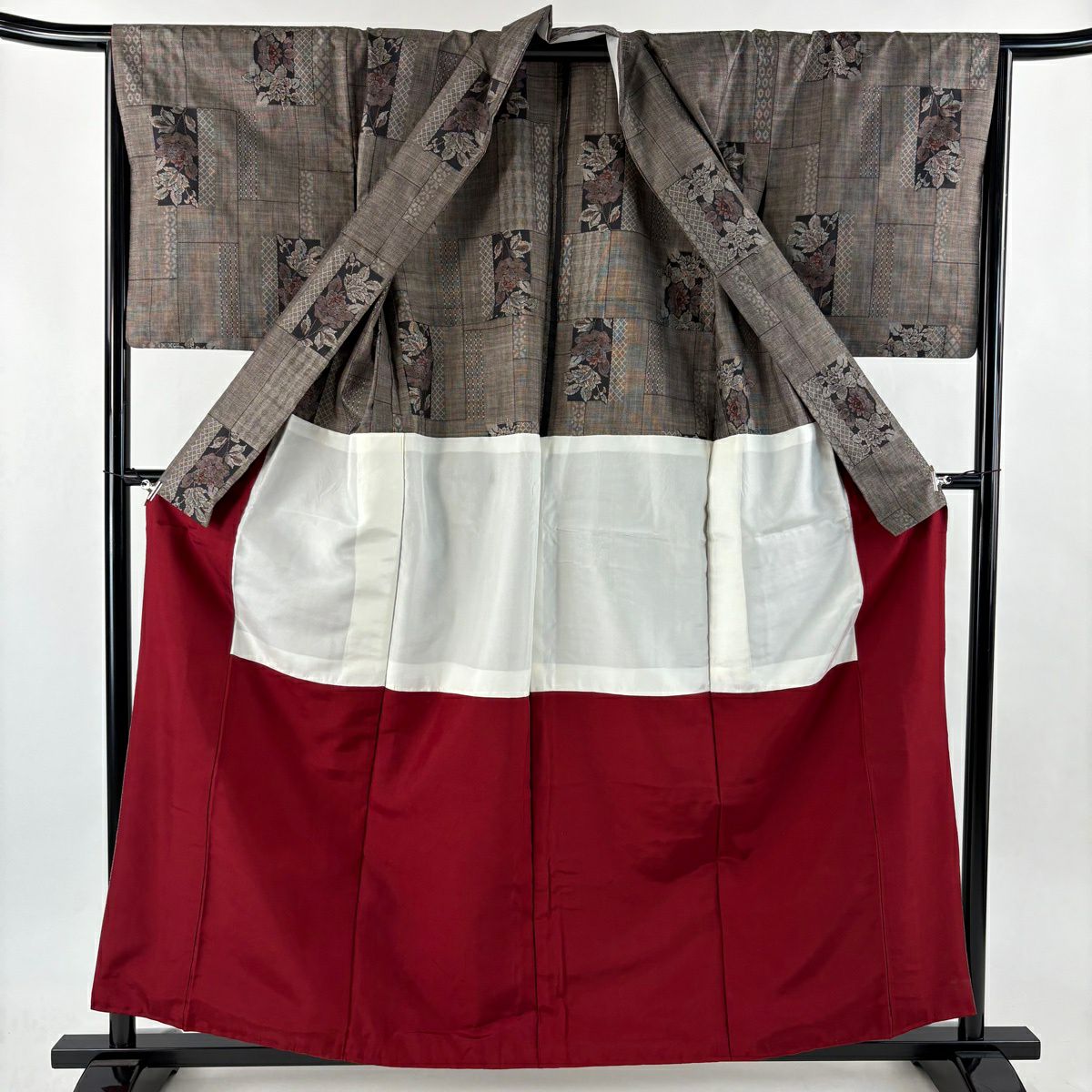【美品】 紬織 身長159cm 袖長67.5cm L 雙層 背抜 草花紋紋 短冊 灰茶 純蠶絲 秀品級