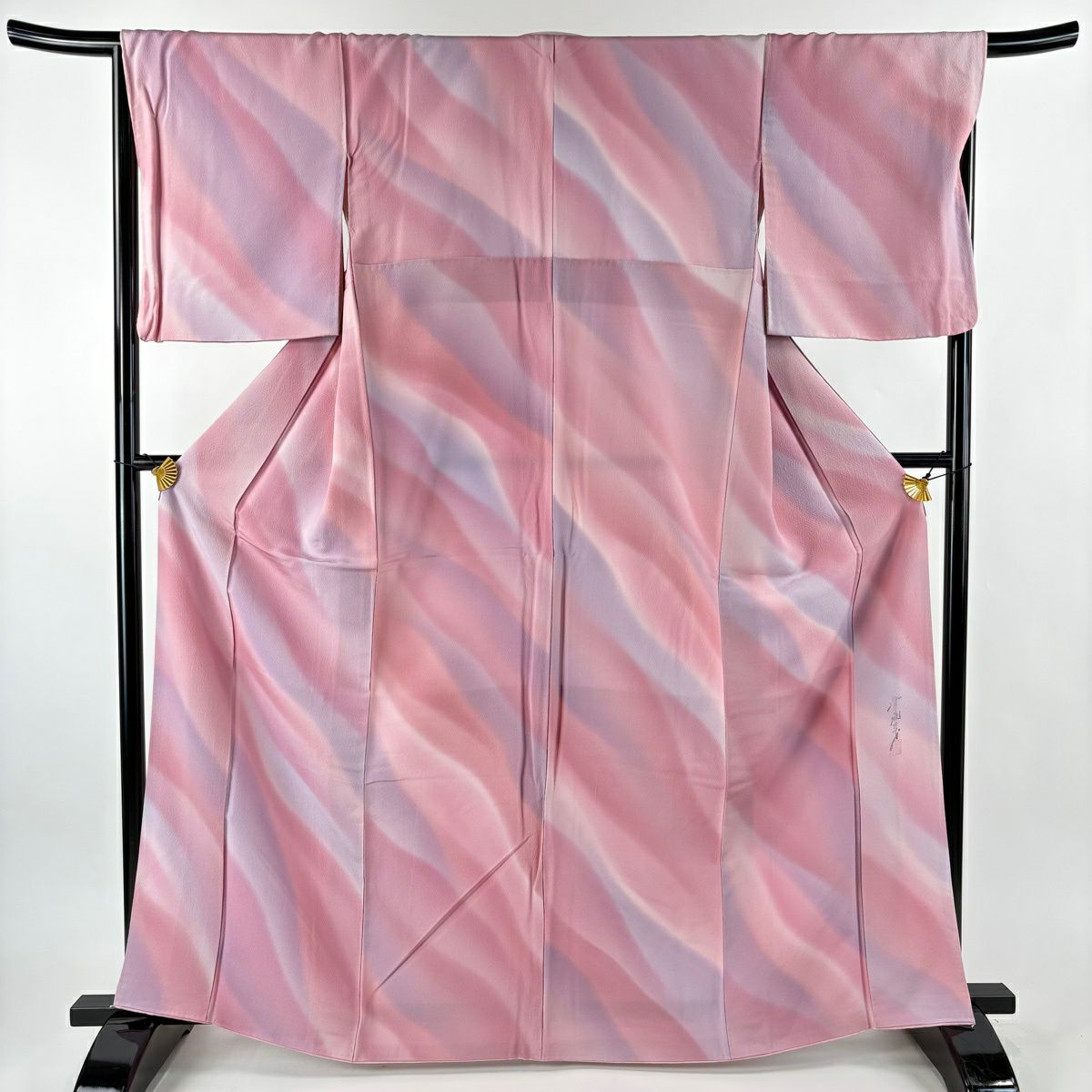 【美品】小紋 身長164cm 袖長68.5cm L 雙層 斉藤三才 落款あり よろけ縞 幾何學圖案 漸層 粉紅 純蠶絲 秀品級