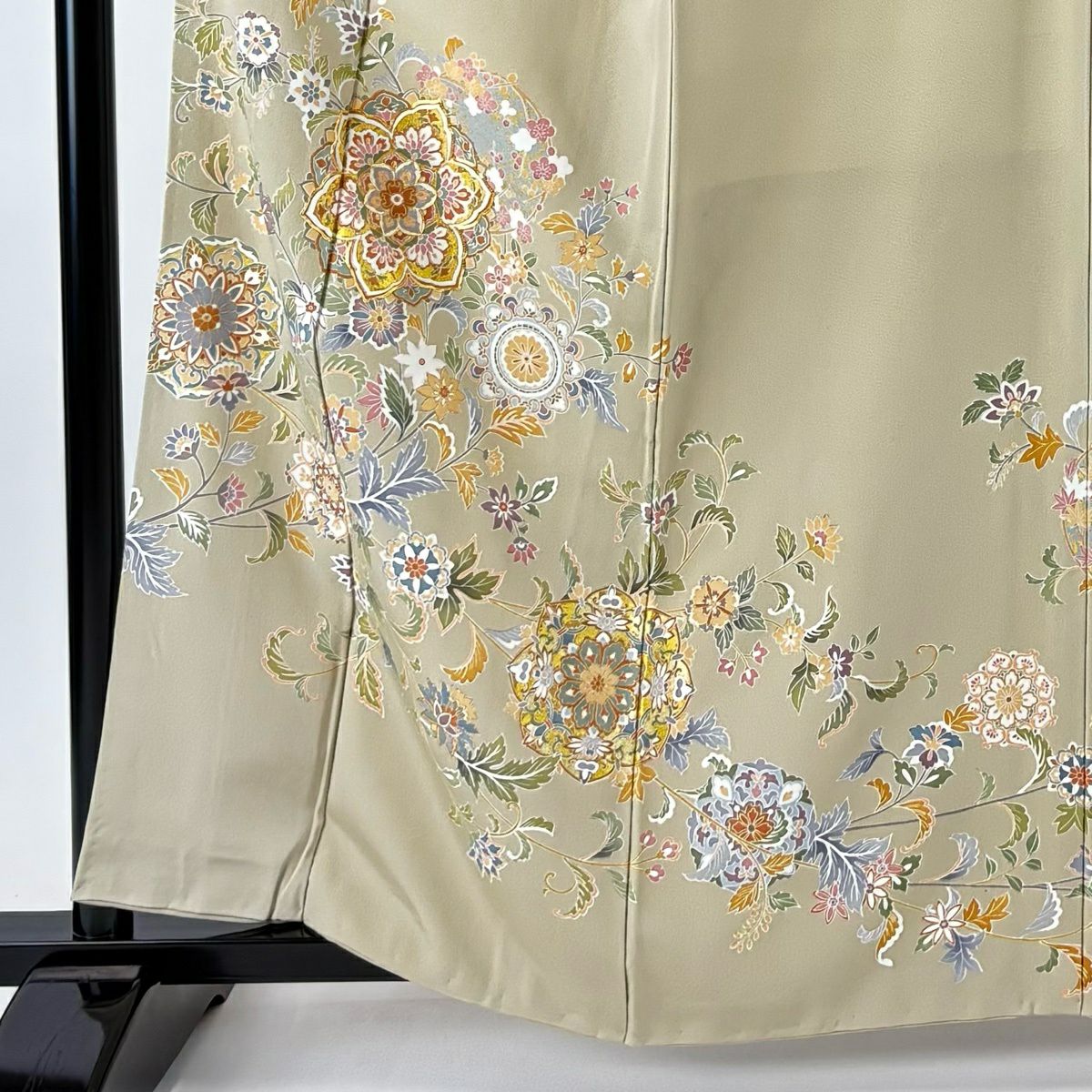 色留袖禮服 身長160cm 袖長67cm M 雙層 華紋 梅花 金絲 金銀彩 米色 純蠶絲 秀品級 一個紋