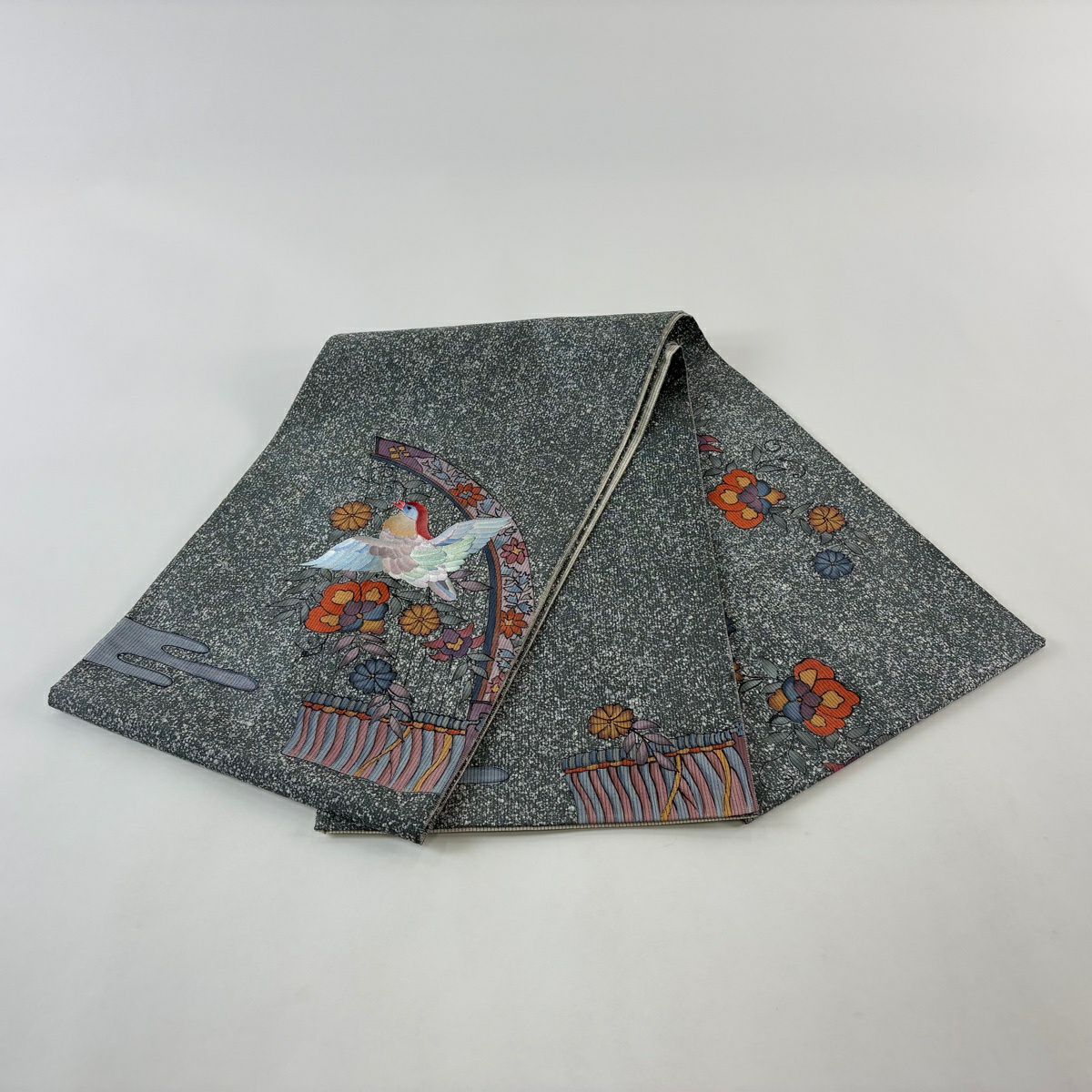 【美品】 袋帶 秀品級 鳥 草花紋刺繡 深綠 お太鼓柄 純蠶絲