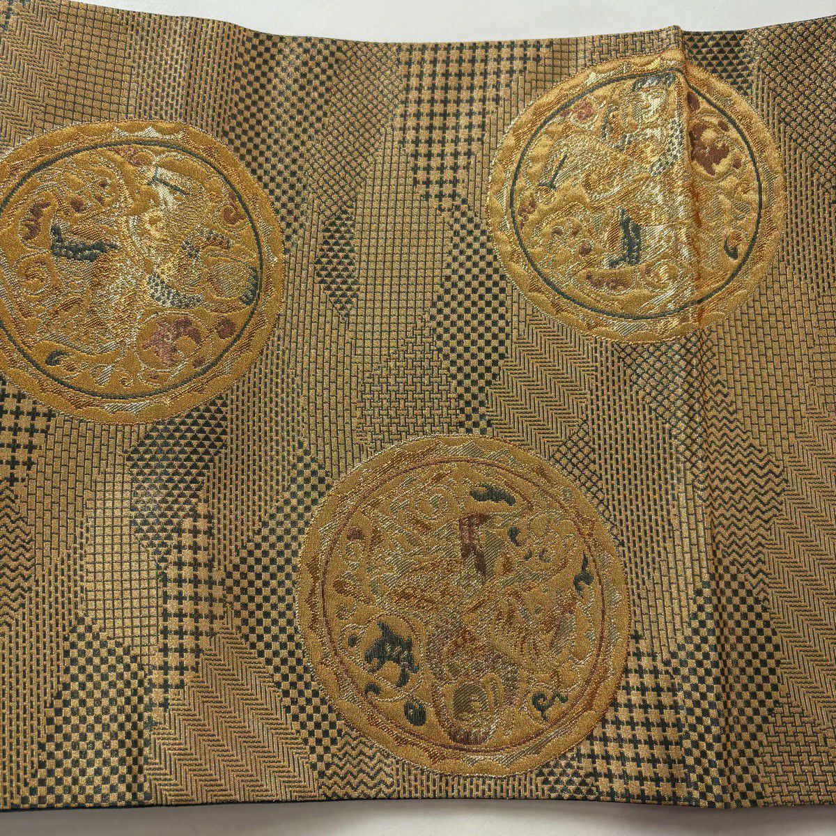 【美品】 袋帶 秀品級 狩獵文 幾何圖案 金絲 金金箔 淺黃土色 六通 純蠶絲