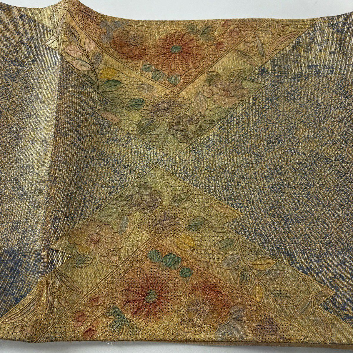 【美品】 袋帶 秀品級 草花紋紋 菊花花 刺繡 金銀彩 金色 大鼓圖案 純蠶絲