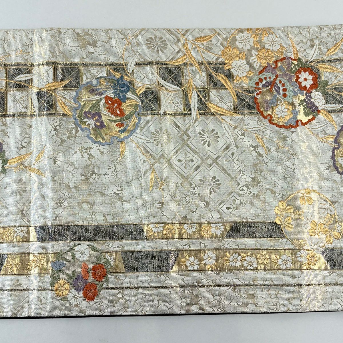 【美品】 袋帶 秀品級 雪輪 蝶 金絲 刺繡 米色 六通 純蠶絲