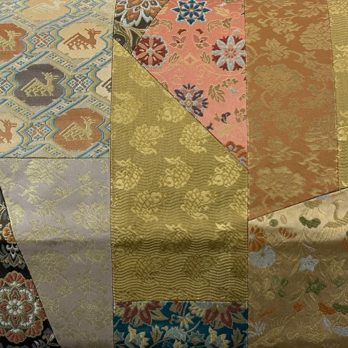 【美品】 袋帶 秀品級 花唐草紋 荒磯 金金箔 金色 六通 純蠶絲