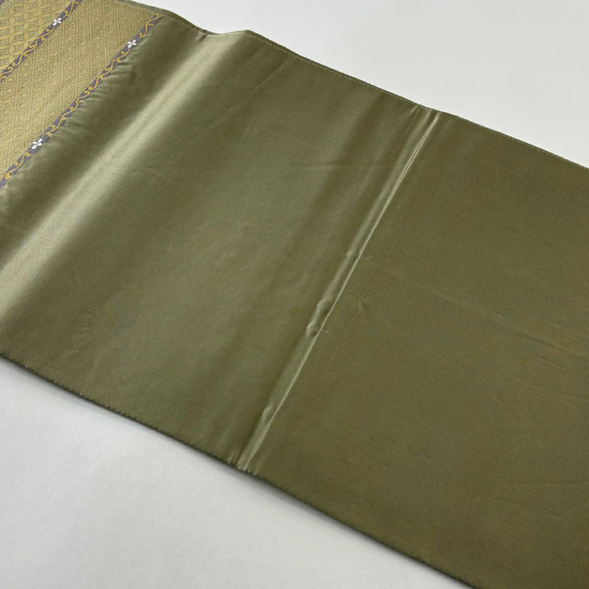 【美品】 袋帶 秀品級 文字文 草花紋紋 金金箔 刺繡 鶯色 六通 純蠶絲