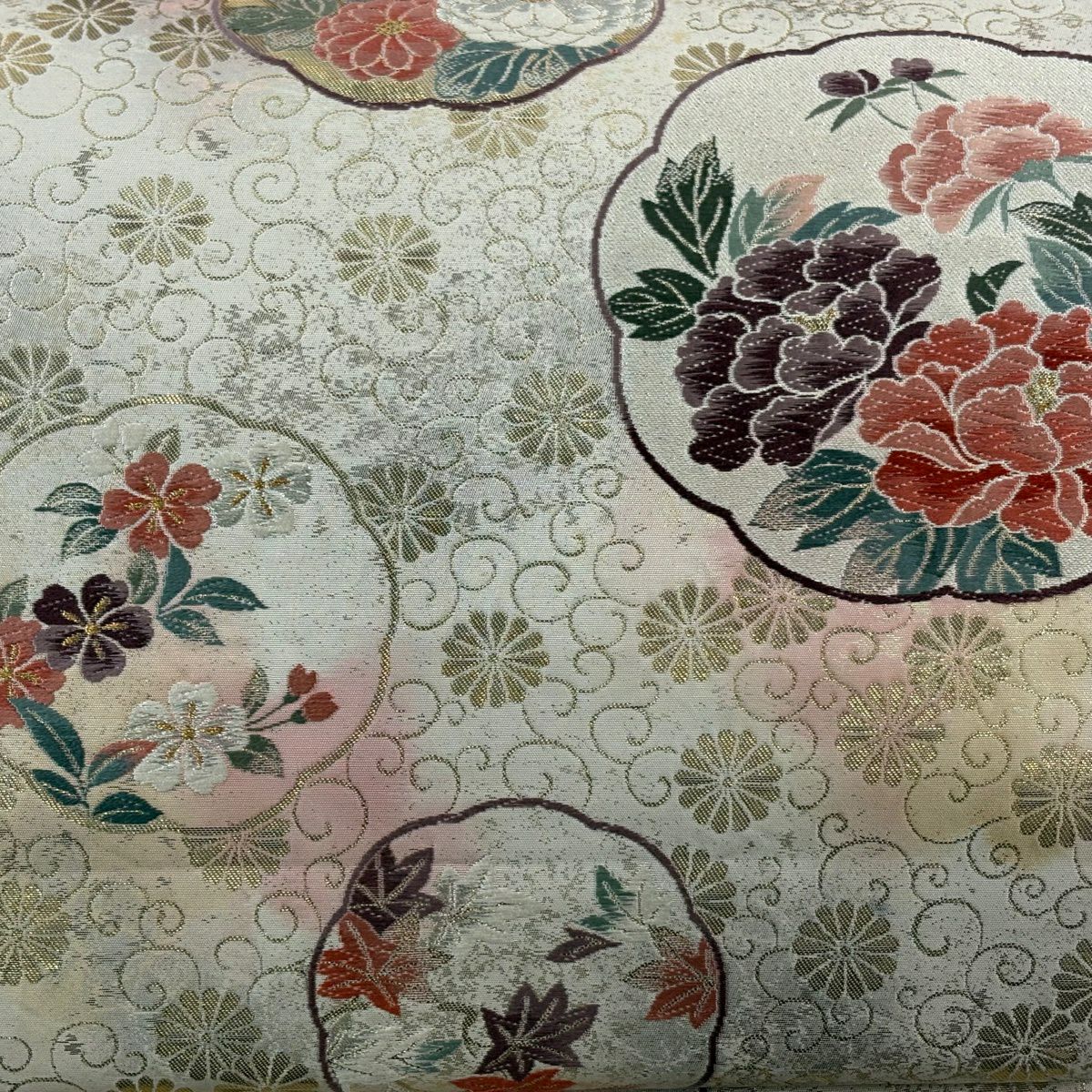 【美品】 袋帶 秀品級 關西仕立 雪白牡丹 菊花唐草紋 刺繡 金銀彩 六通 純蠶絲