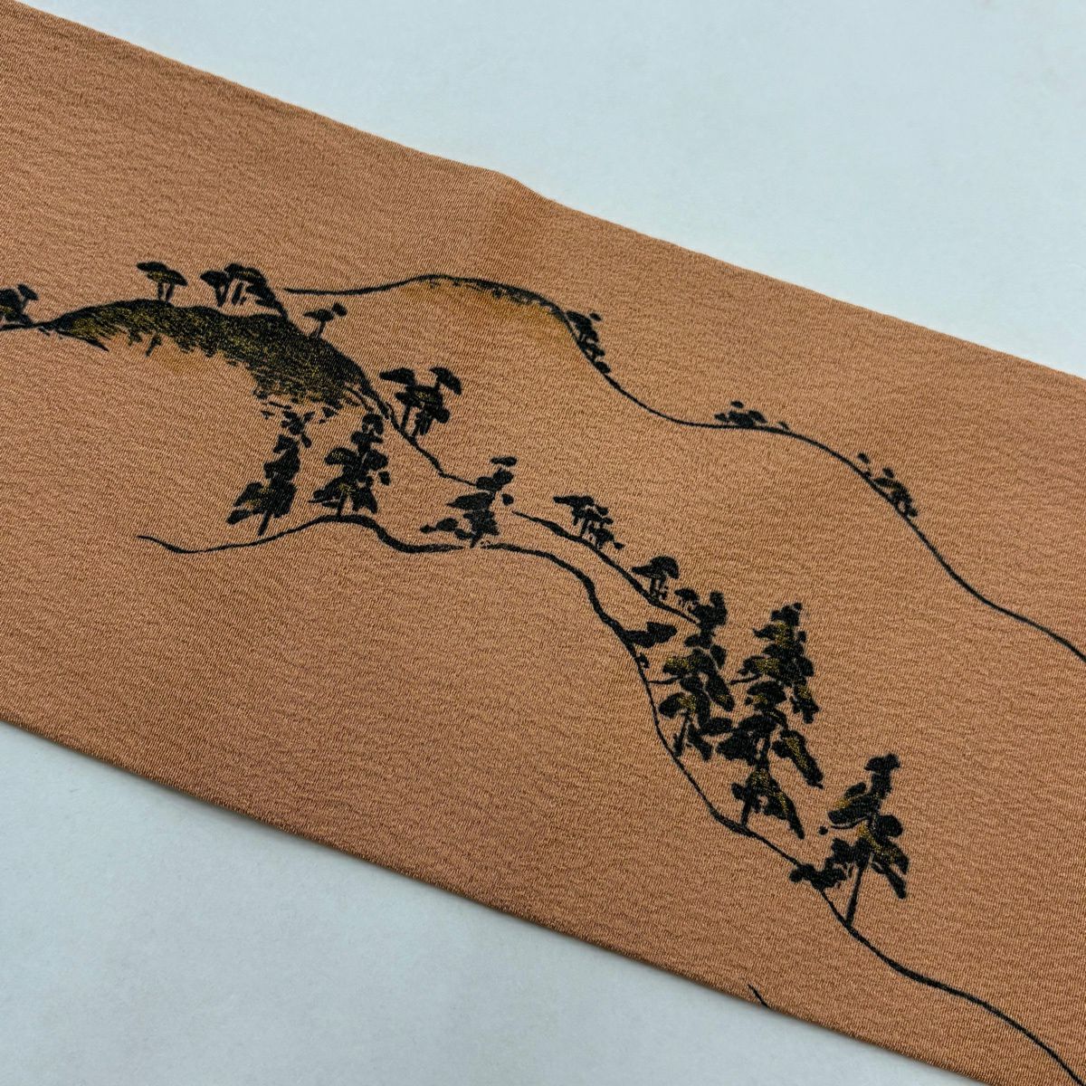 名古屋帶 秀品級 落款あり 山科春宣 籬 笹 薄茶 純蠶絲
