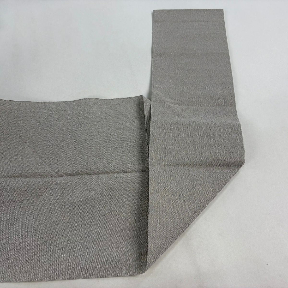 名古屋帶 秀品級 八寸名古屋帶 松樹葉仕立 幾何學 金線 灰白 純蠶絲