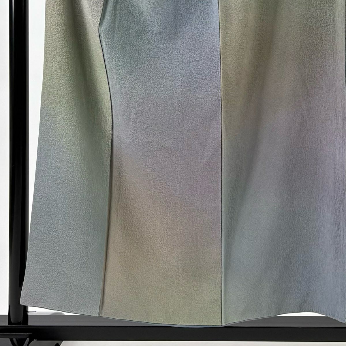 【美品】 小紋 身長153.5cm 袖長63cm S 雙層 斉藤三才 落款あり ぼかし柄 縮緬 灰綠 純蠶絲 秀品級 一つ紋