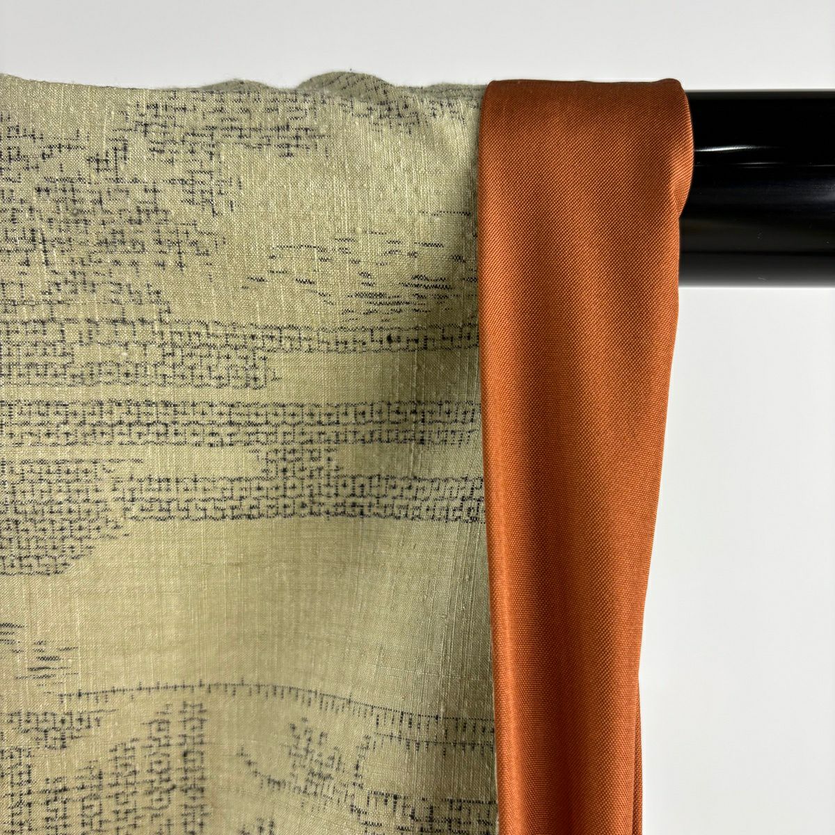 【美品】結城紬織 身長158.5cm 袖長65cm M 雙層 本場結城紬織 100龜甲 證書あり 雲文 霞 灰綠 純蠶絲 逸品級