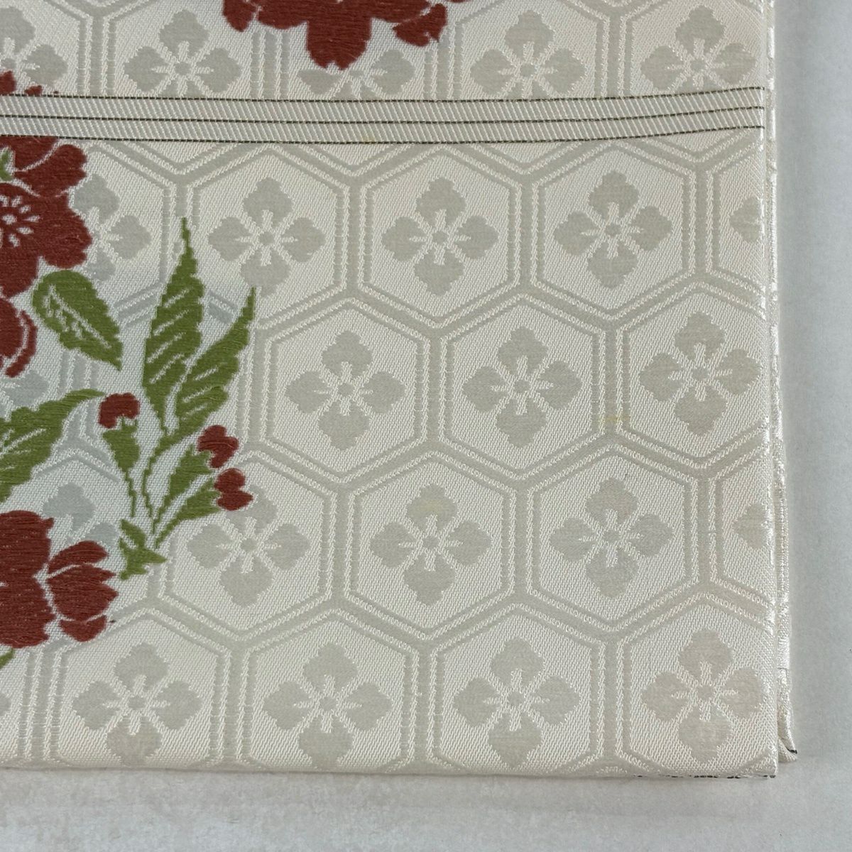 【美品】 開口名古屋帶 逸品級 人間國寶 喜多川平朗 櫻花 龜甲 刺繡 奶油色 純蠶絲