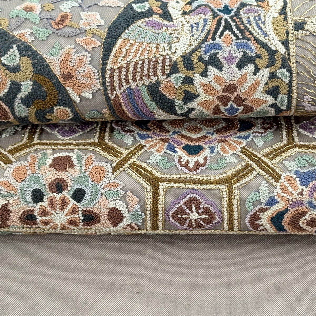 袋帶 逸品級 向鳥 草花紋 相良刺繡 金絲 灰茶 大鼓圖案 純蠶絲
