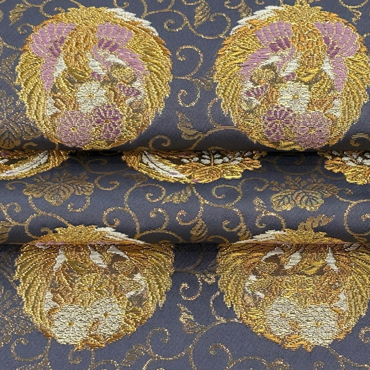 【美品】 袋帶 逸品級 帝王紫 落款あり 本金金箔 鳥 草花紋 金糸 金箔 灰紫 お太鼓柄 純蠶絲