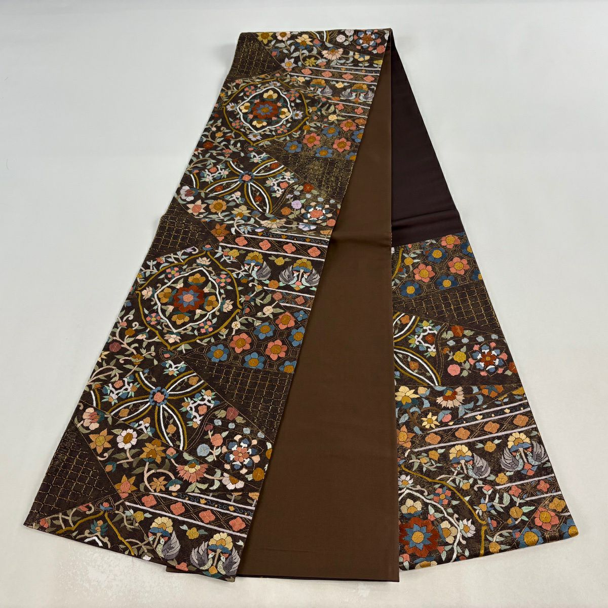 【美品】 袋帶 逸品級 華紋 向鳥刺繡 金絲 焦茶 六通 純蠶絲