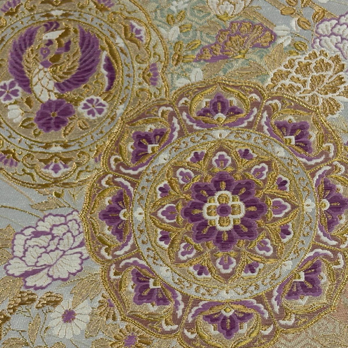 【美品】 袋帶 逸品級 じゅらく 落款あり 帝王紫 華紋 草花紋 金糸 金金箔 灰色 お太鼓柄 純蠶絲