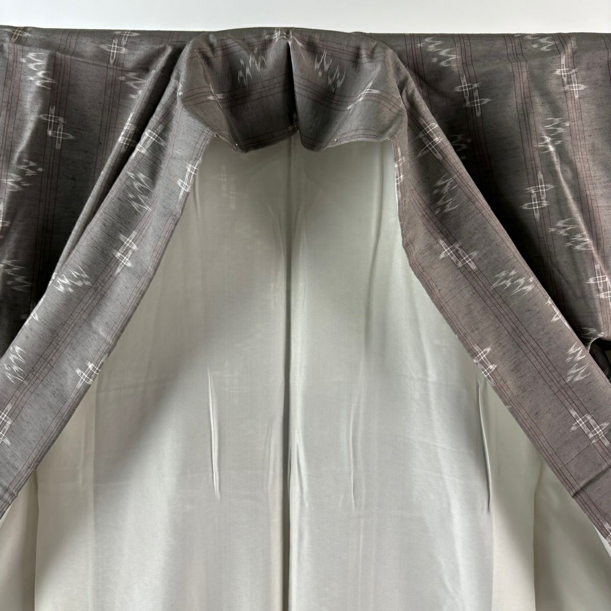 【美品】 紬織 身長158cm 袖長62cm S 雙層 琉球絣 縱條 燕 灰色 純蠶絲 逸品級