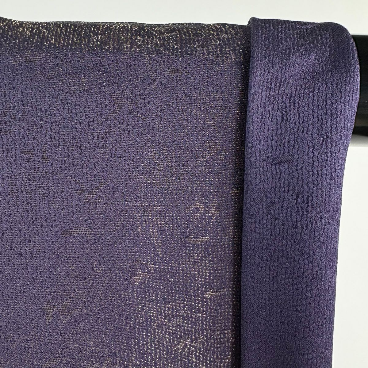 【美品】 小紋 身長160.5cm 袖長64cm M 雙層 久保田一竹子工房 落款あり 地紋 金通し 深紫 純蠶絲 逸品級 一つ紋