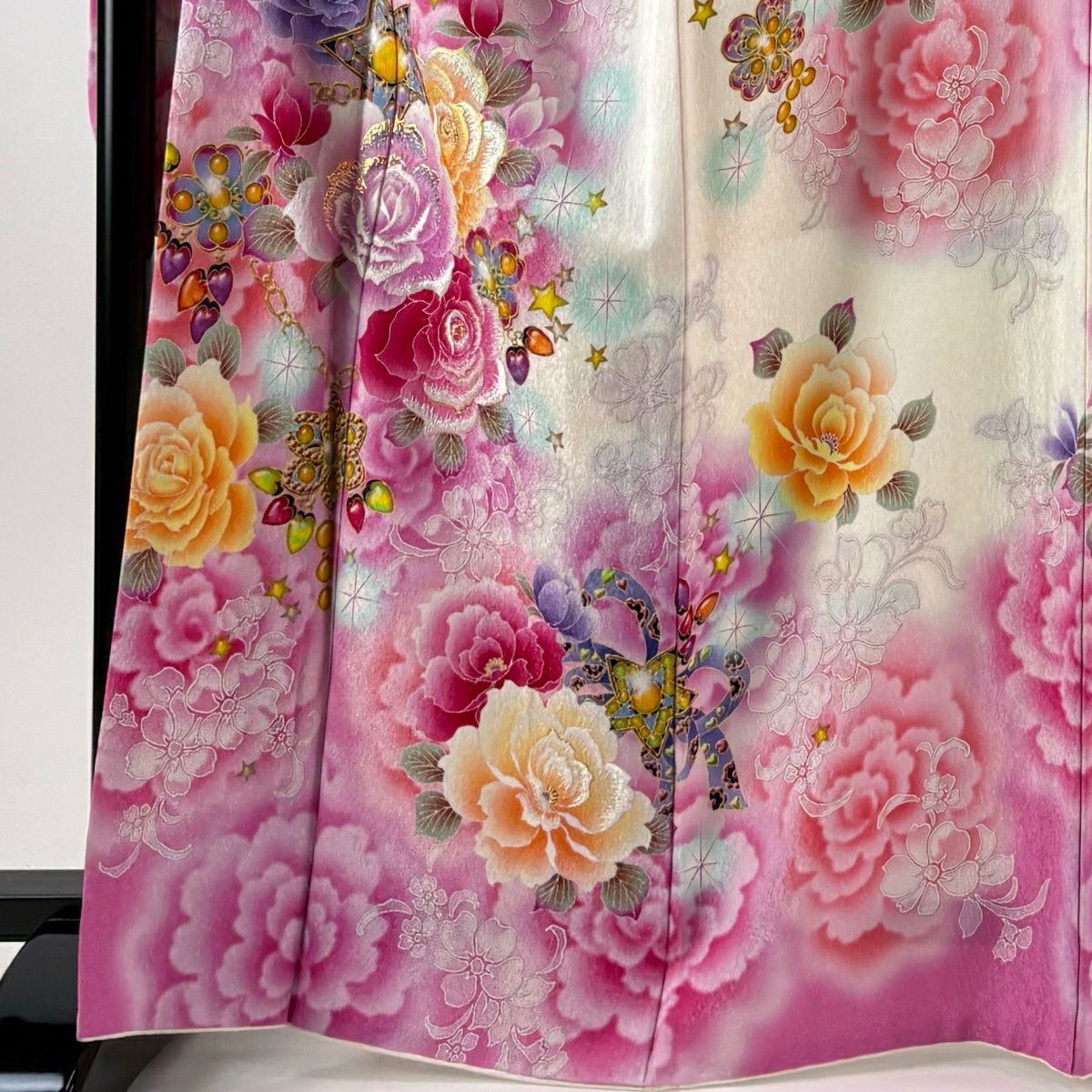 【美品】振袖禮服 身長167cm 袖長69cm L 雙層 落款あり 薔薇 配飾 銀通し 金金箔 奶油色 純蠶絲 逸品級
