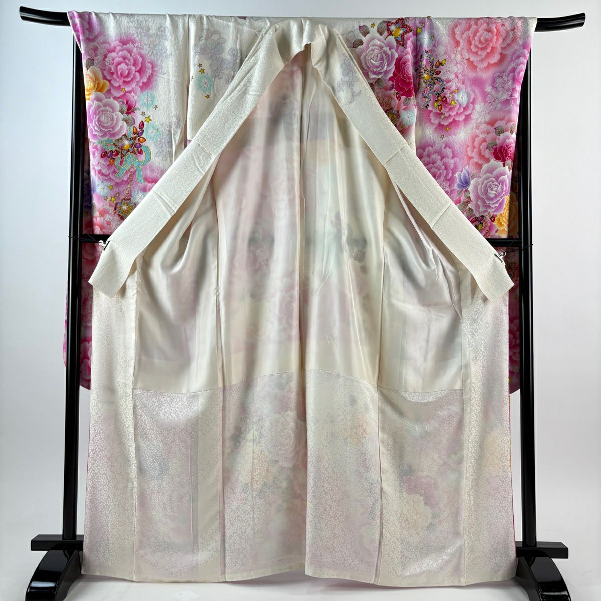 【美品】振袖禮服 身長167cm 袖長69cm L 雙層 落款あり 薔薇 配飾 銀通し 金金箔 奶油色 純蠶絲 逸品級